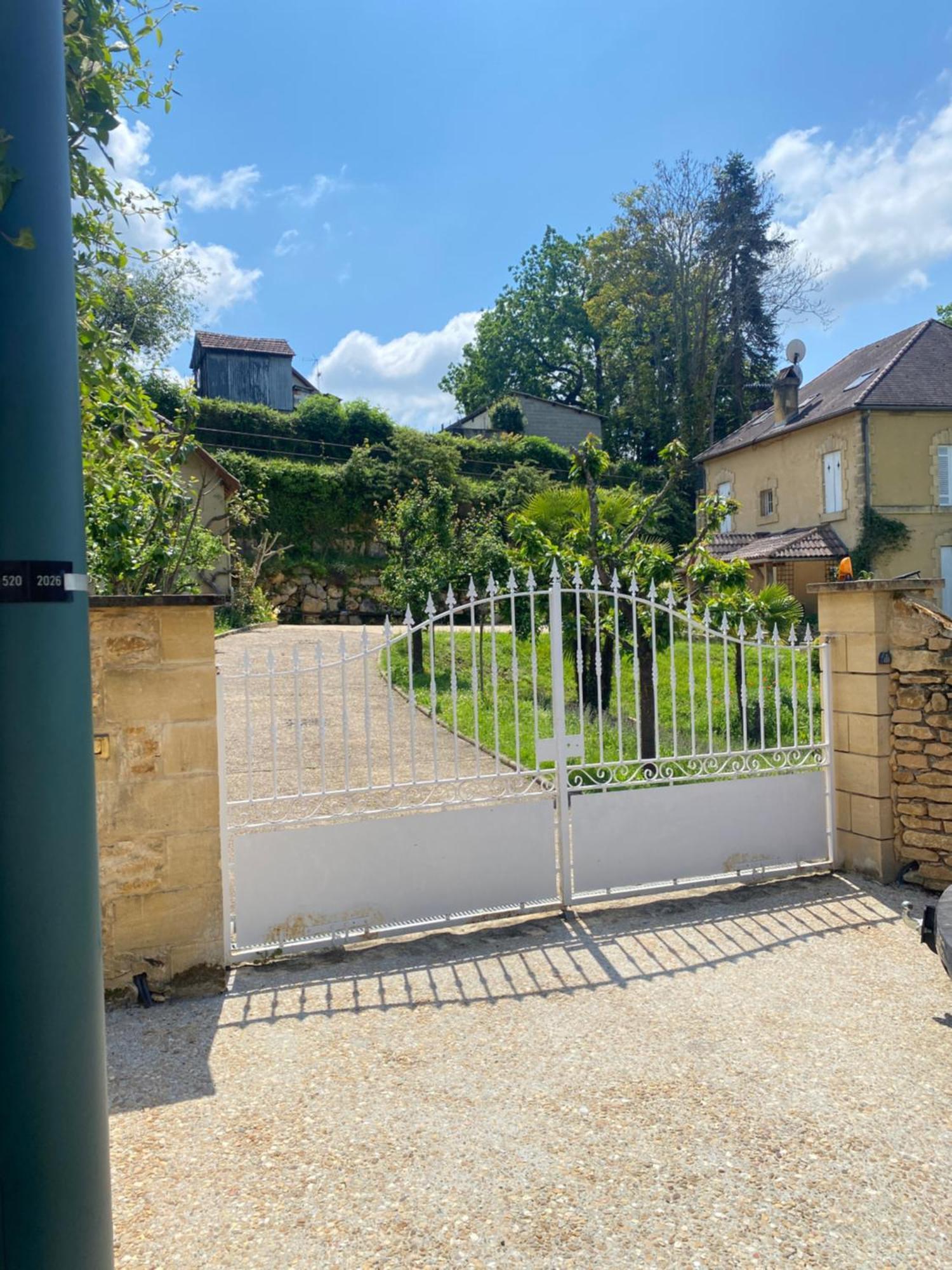 Residence Les Trois Jardins Avec Wifi Et Parking Gratuit Sarlat Extérieur photo